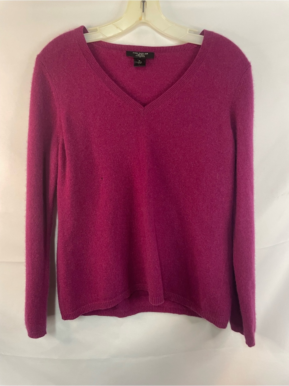 Ann Taylor Fuchsia V-Neck Cashmere-Blend Sweater